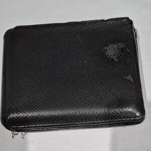 Men's Louis Vuitton Leather Wallet (USED)